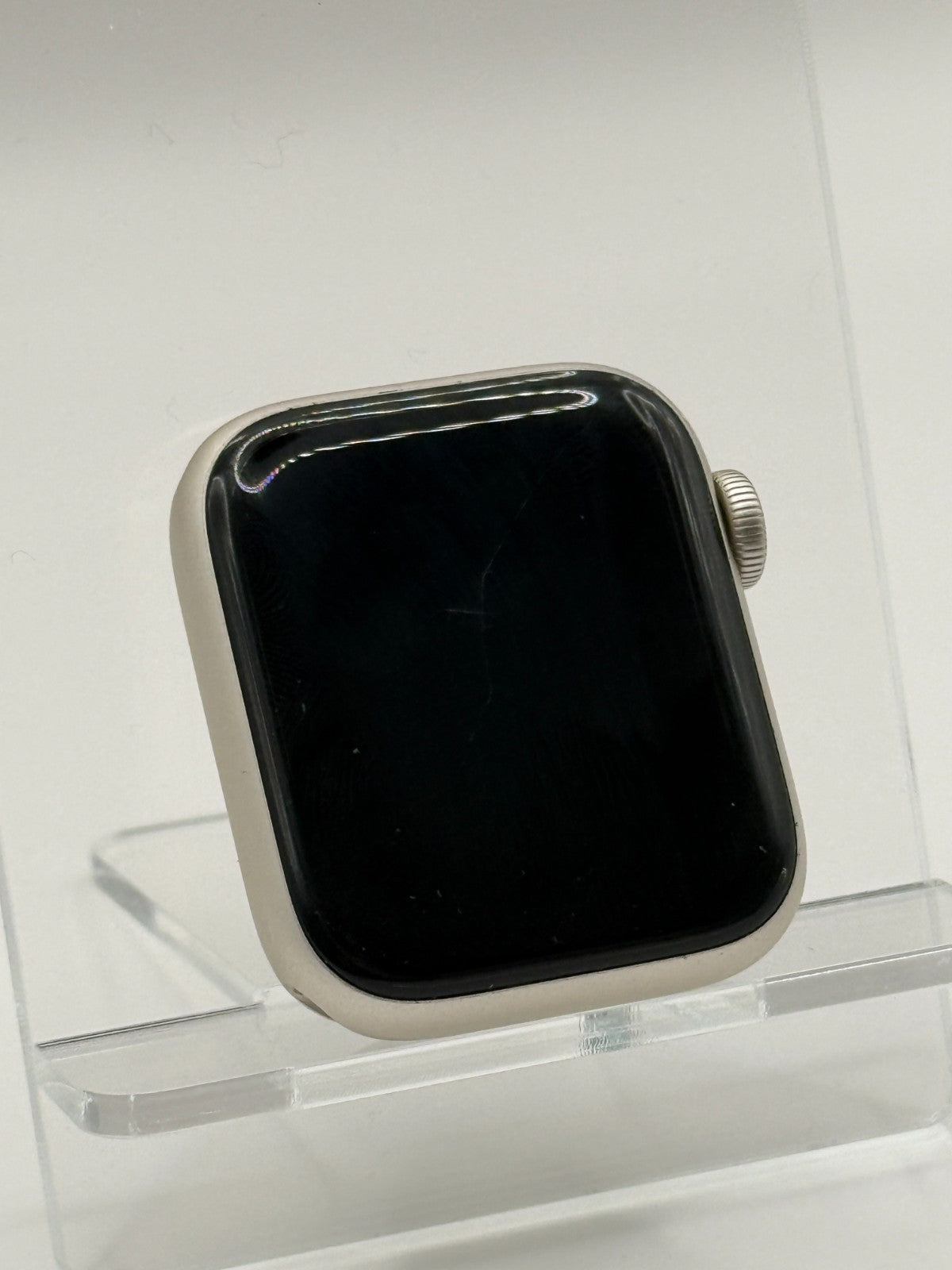 Apple Watch SE 2nd Gen 40mm Silver Aluminium with White Band Scratch On Screen