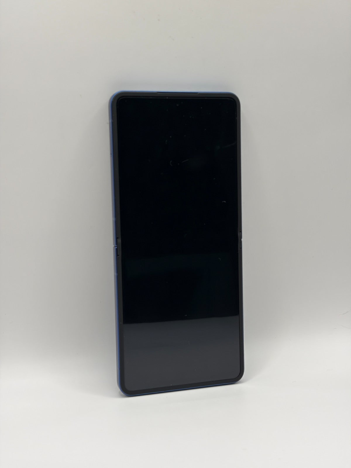 Samsung Galaxy Z Flip7 256GB 12GB Phone Blue Unlocked Opened Never Used