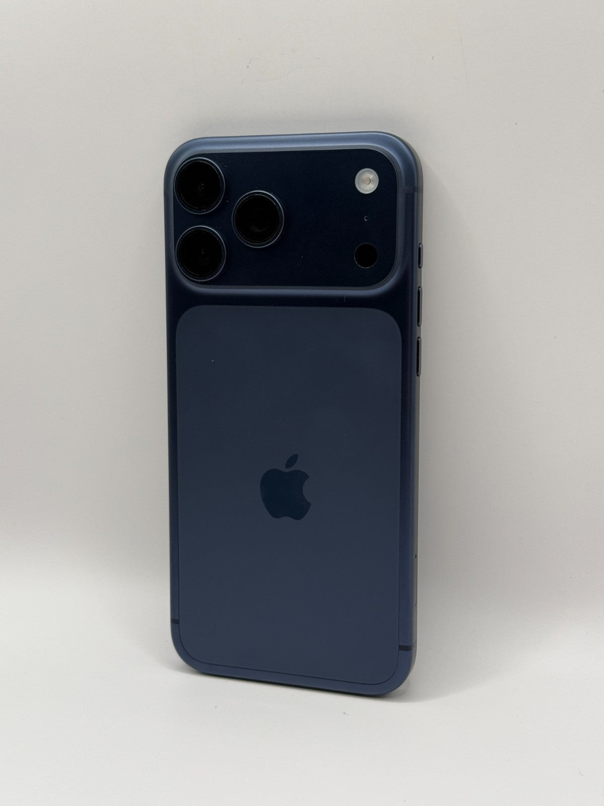 Apple Iphone 17 Pro Max 512GB Deep Blue 5G Warranty Unlocked Excellent Condition