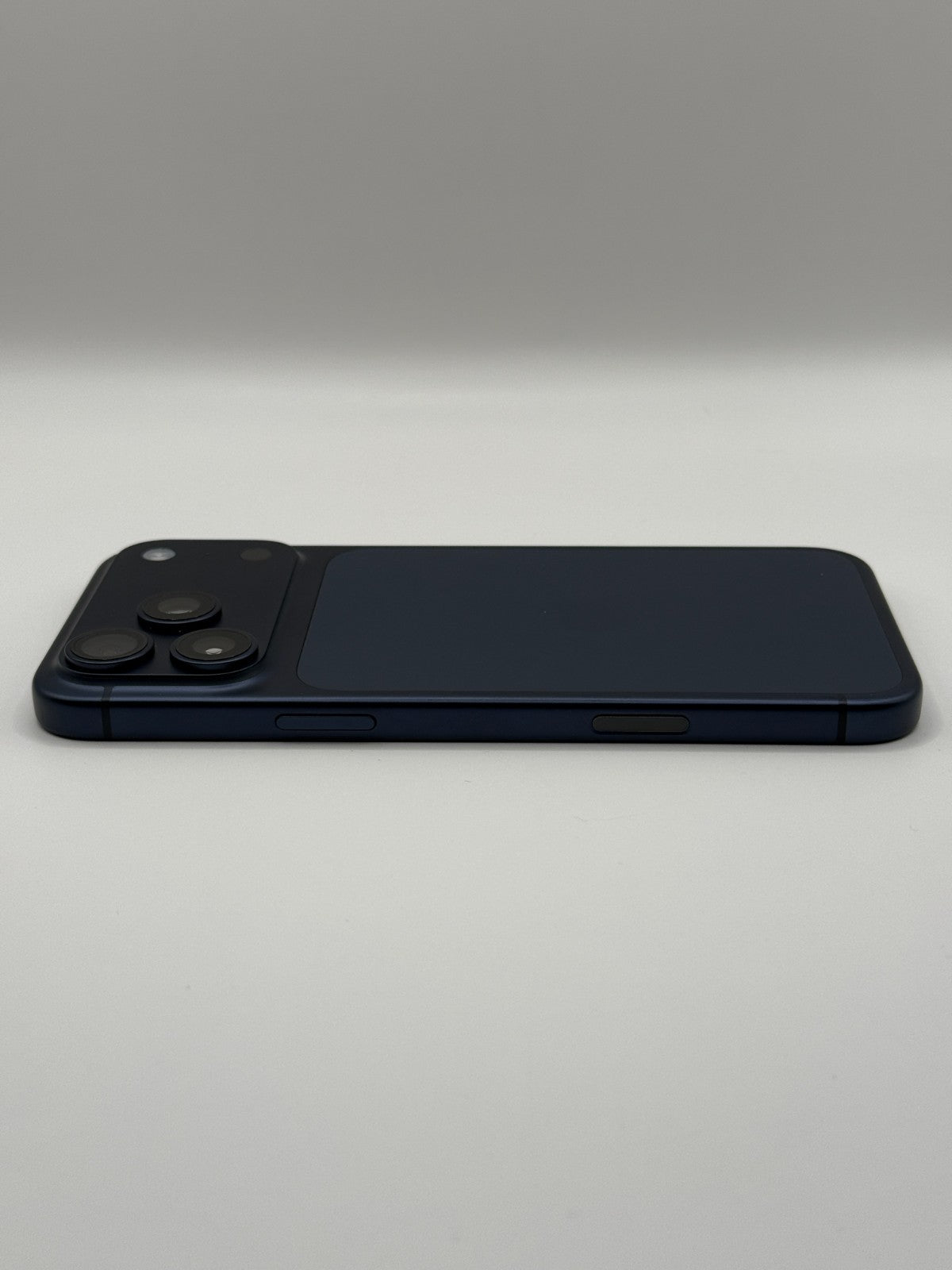 Apple Iphone 17 Pro Max 512GB Deep Blue 5G Warranty Unlocked Excellent Condition
