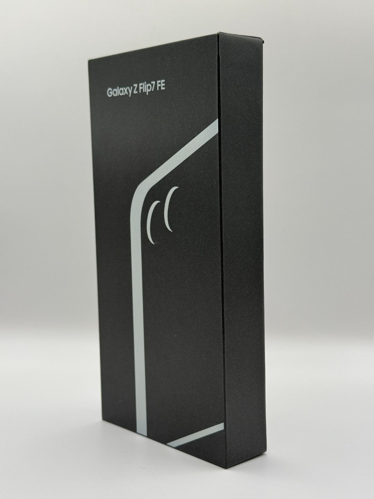 Samsung Galaxy Z Flip7 FE AI Phone 256GB 8GB Black Unlocked Brand New Sealed