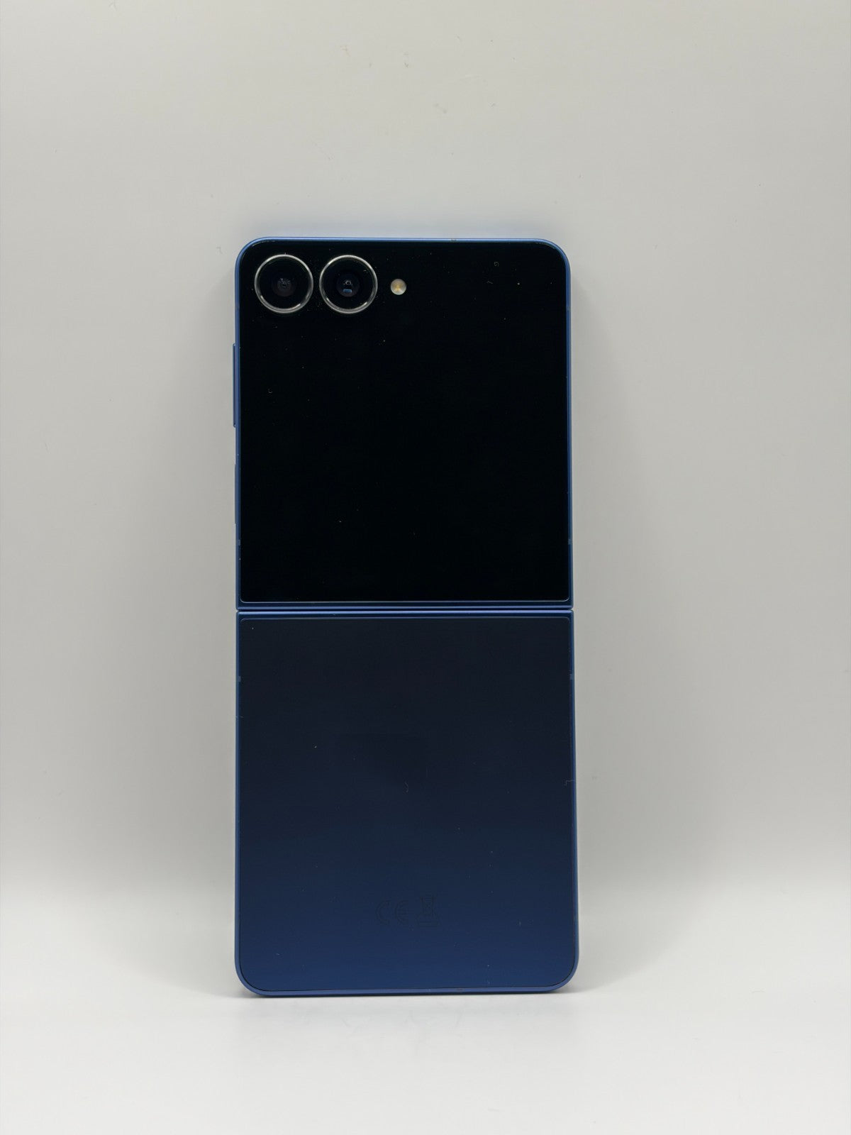 Samsung Galaxy Z Flip7 256GB 12GB Phone Blue Unlocked Opened Never Used