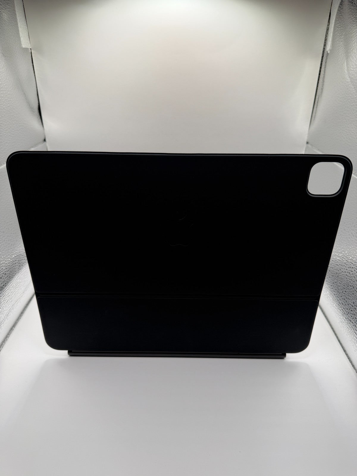Apple Magic Keyboard for 13-inch iPad Pro 4th and 3rd Gen Excellent Condition