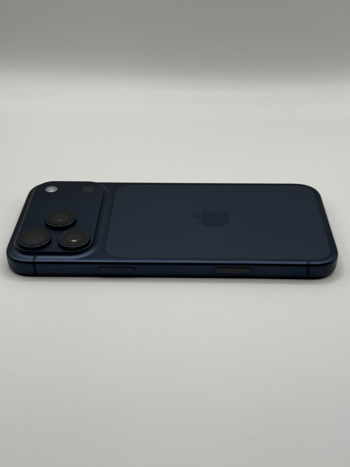 Apple Iphone 17 Pro Max 256GB Deep Blue Warranty Unlocked Excellent Condition