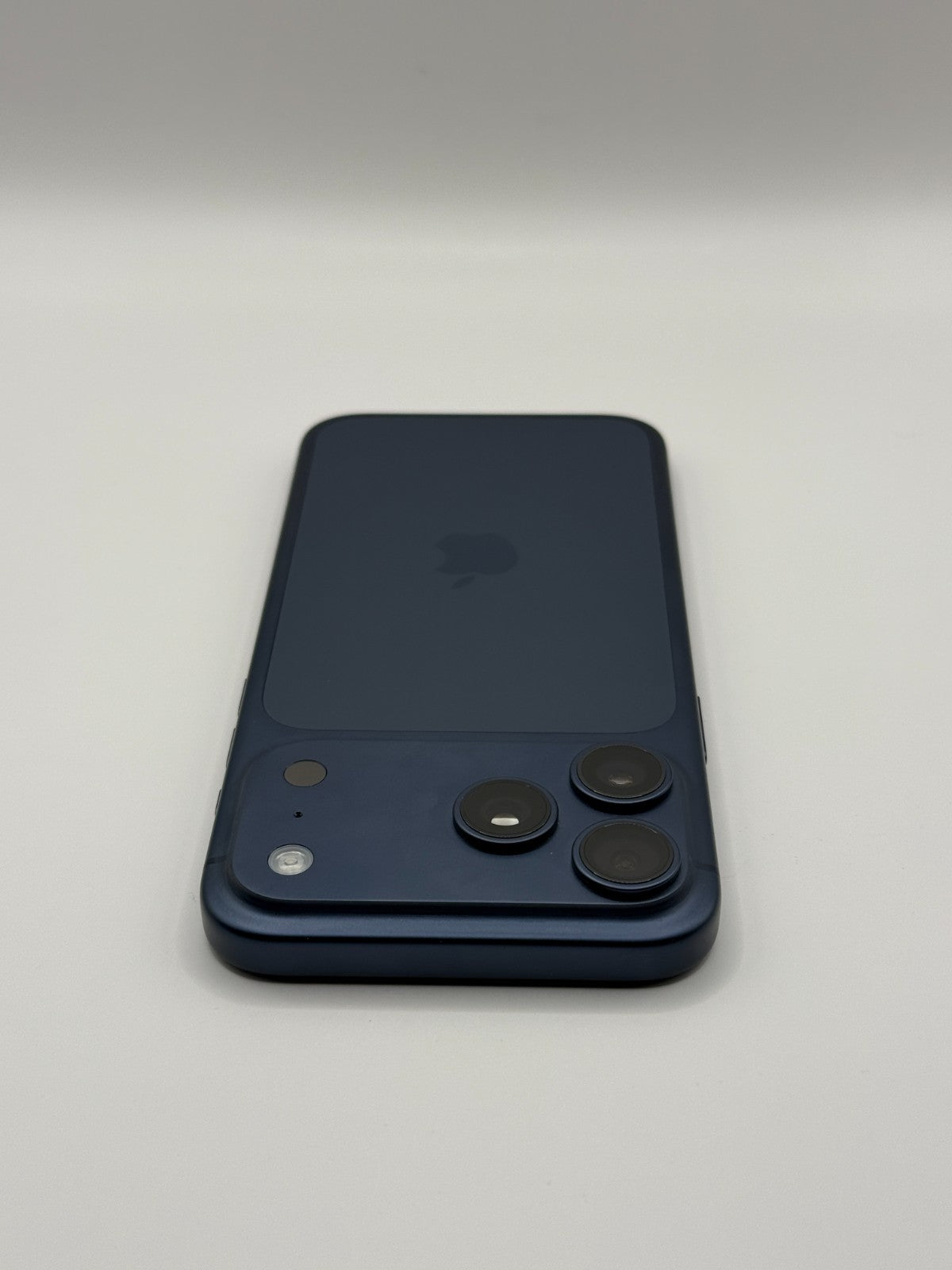 Apple Iphone 17 Pro Max 256GB Deep Blue Warranty Unlocked Excellent Condition