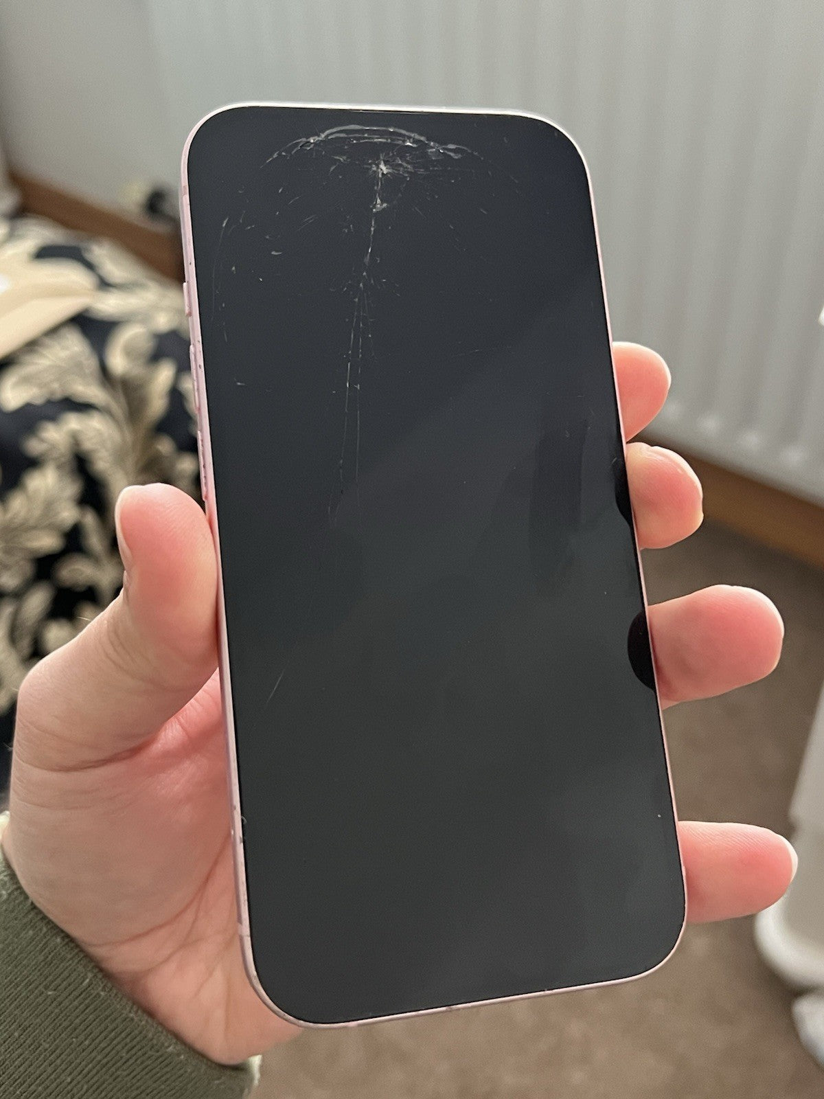 Genuine AppIe iPhone 15 Oled Screen Cracked & Slight LCD Bleed Screen Only