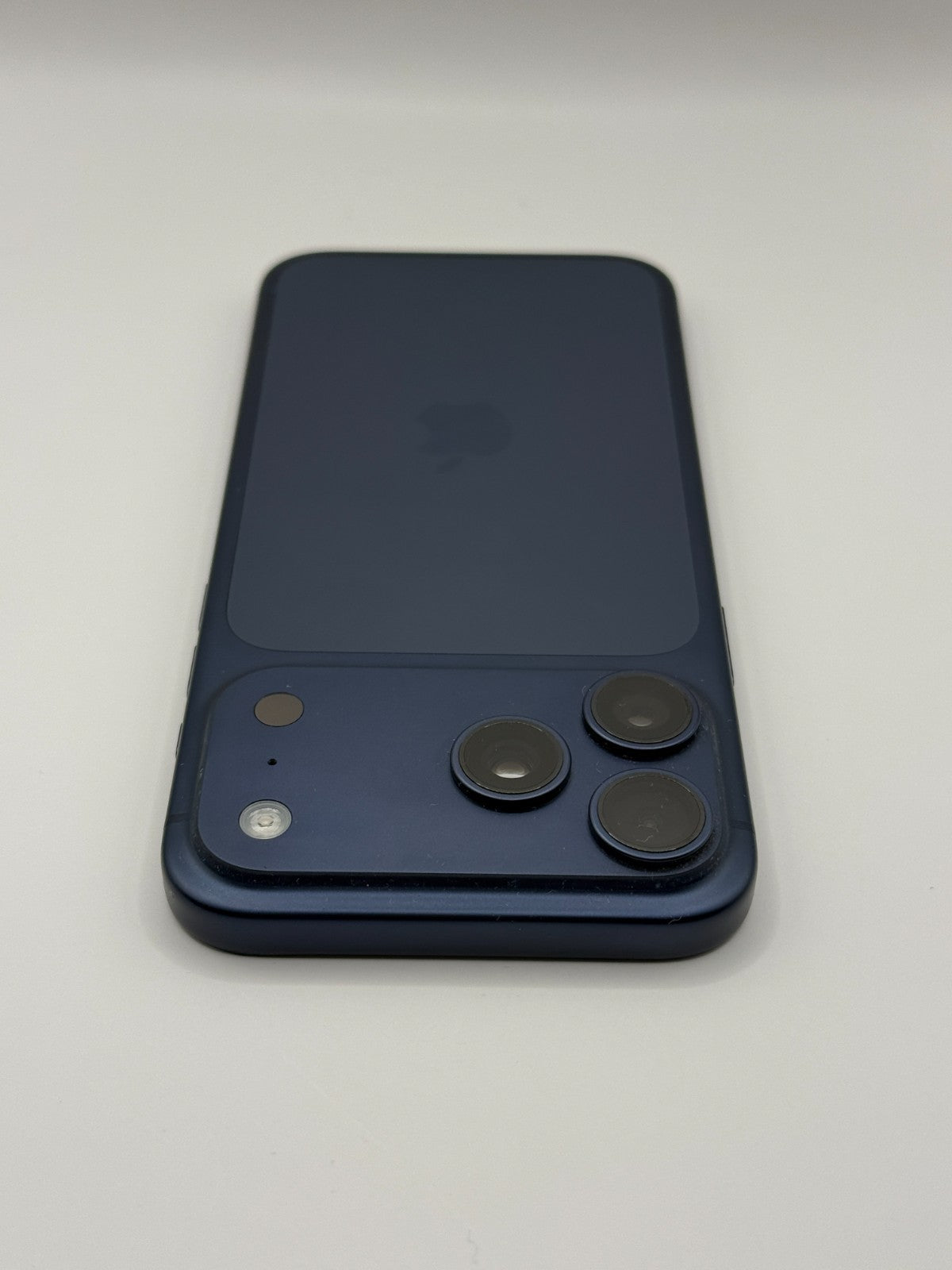 Apple Iphone 17 Pro Max 256GB Deep Blue 5G Warranty Unlocked Very Good Condition