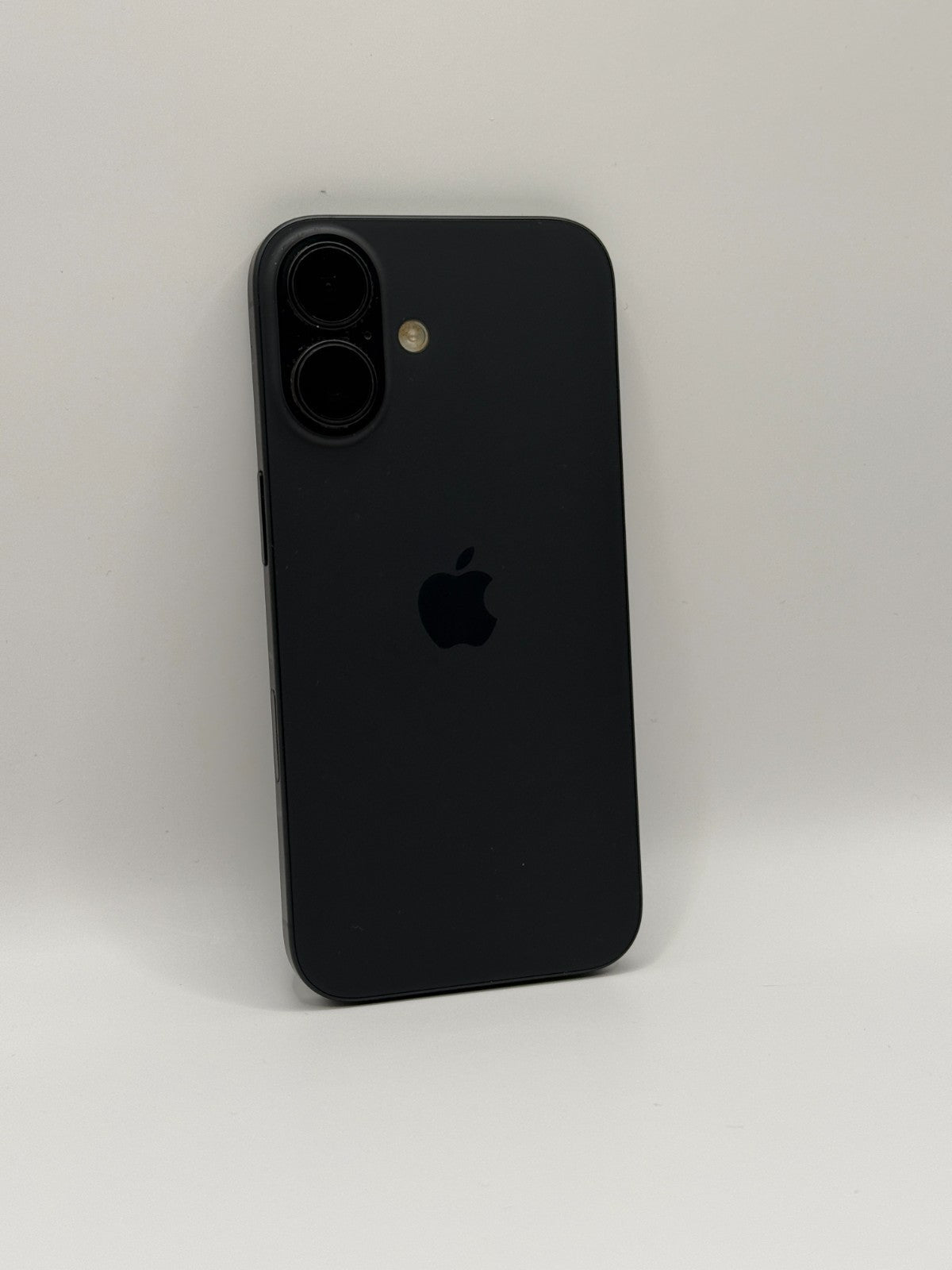 Apple Iphone 16 128GB 5G Black Unlocked Excellent Condition Warranty 94% Battery