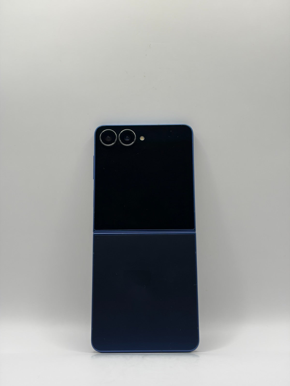 Samsung Galaxy Z Flip7 256GB 12GB Phone Blue Unlocked Opened Never Used