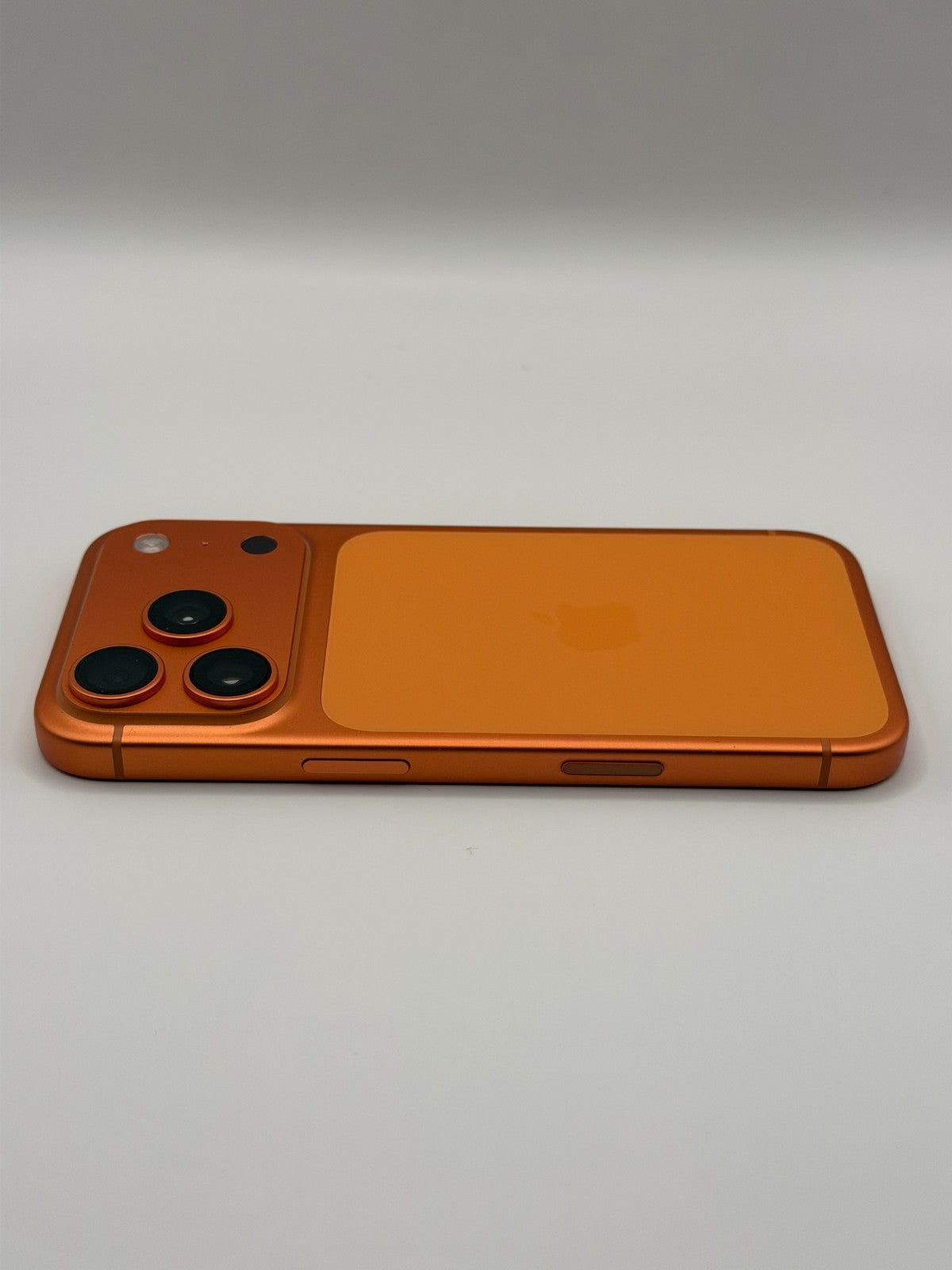 Apple Iphone 17 Pro 256GB Cosmic Orange Unlocked Excellent Condition Warranty