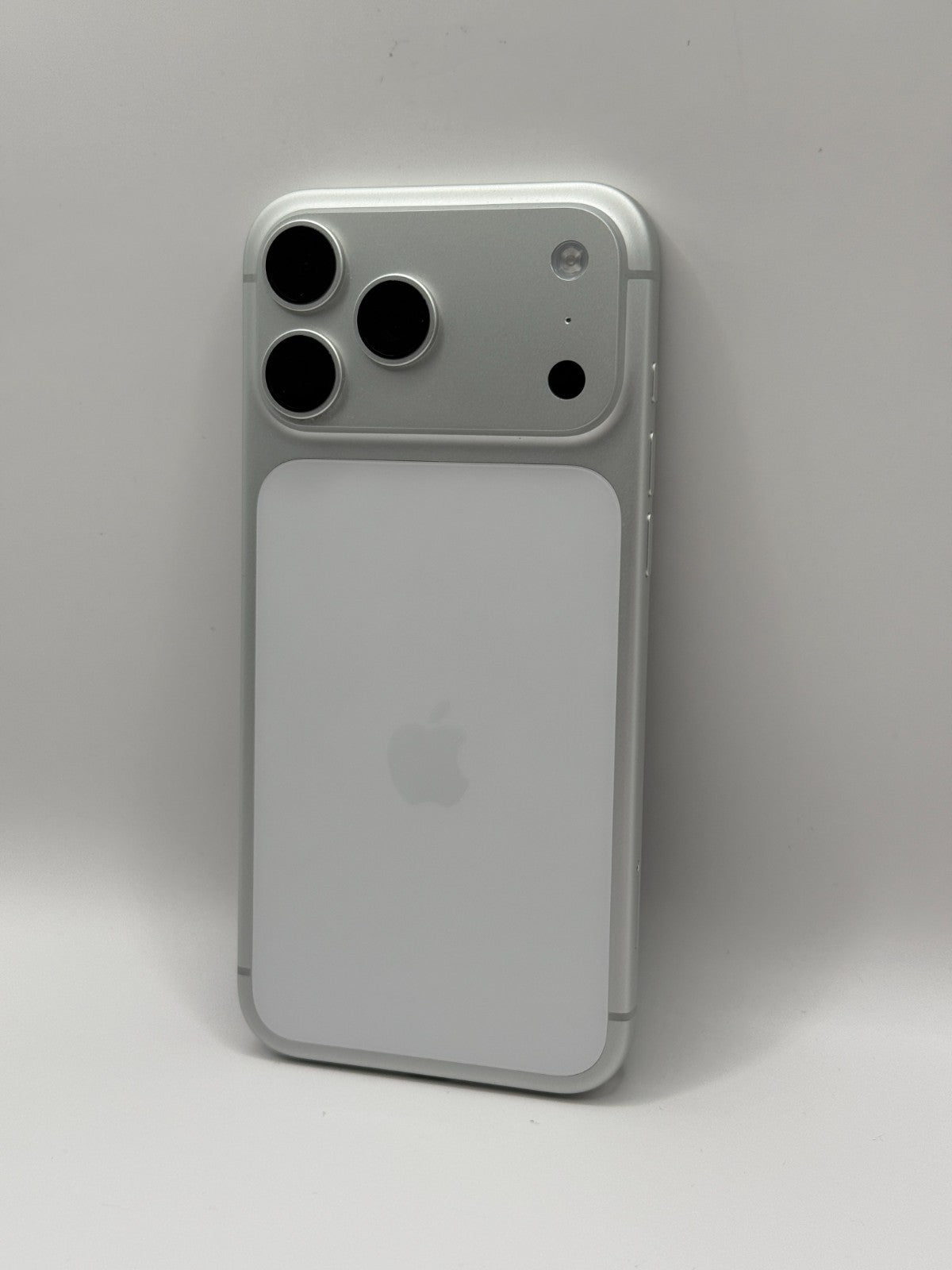 Apple Iphone 17 Pro Max 5G 256GB Silver Unlocked Boxed Very Good Condition