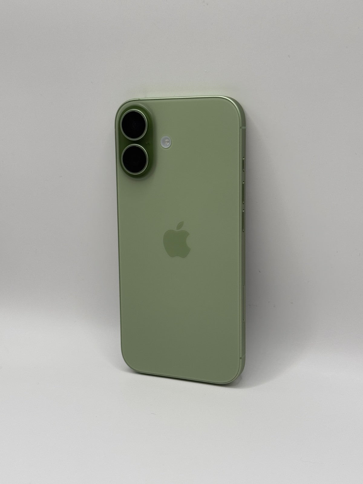 Apple Iphone 17 256GB Sage 5G Excellent Condition Warranty Boxed 1 battery cycle