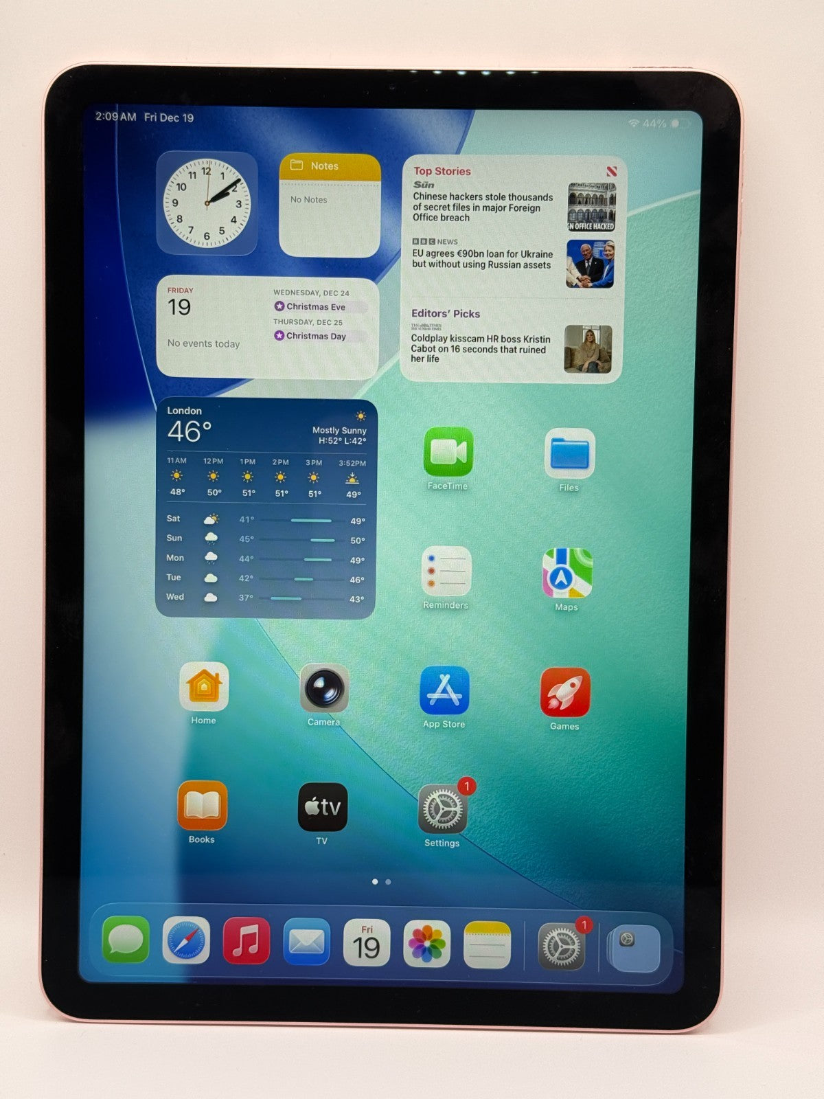 Apple Ipad Air 4th Generation Rose Gold 64GB WiFi Unlocked Very Good Condition