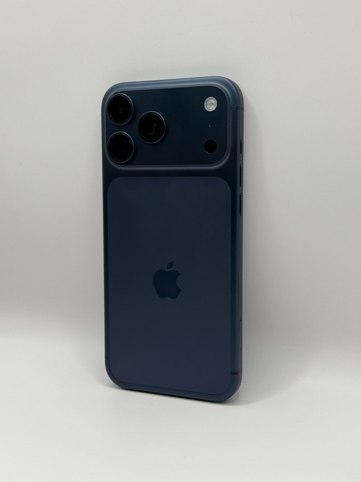 Apple Iphone 17 Pro Max 1TB Deep Blue Opened Never Used Warranty Unlocked