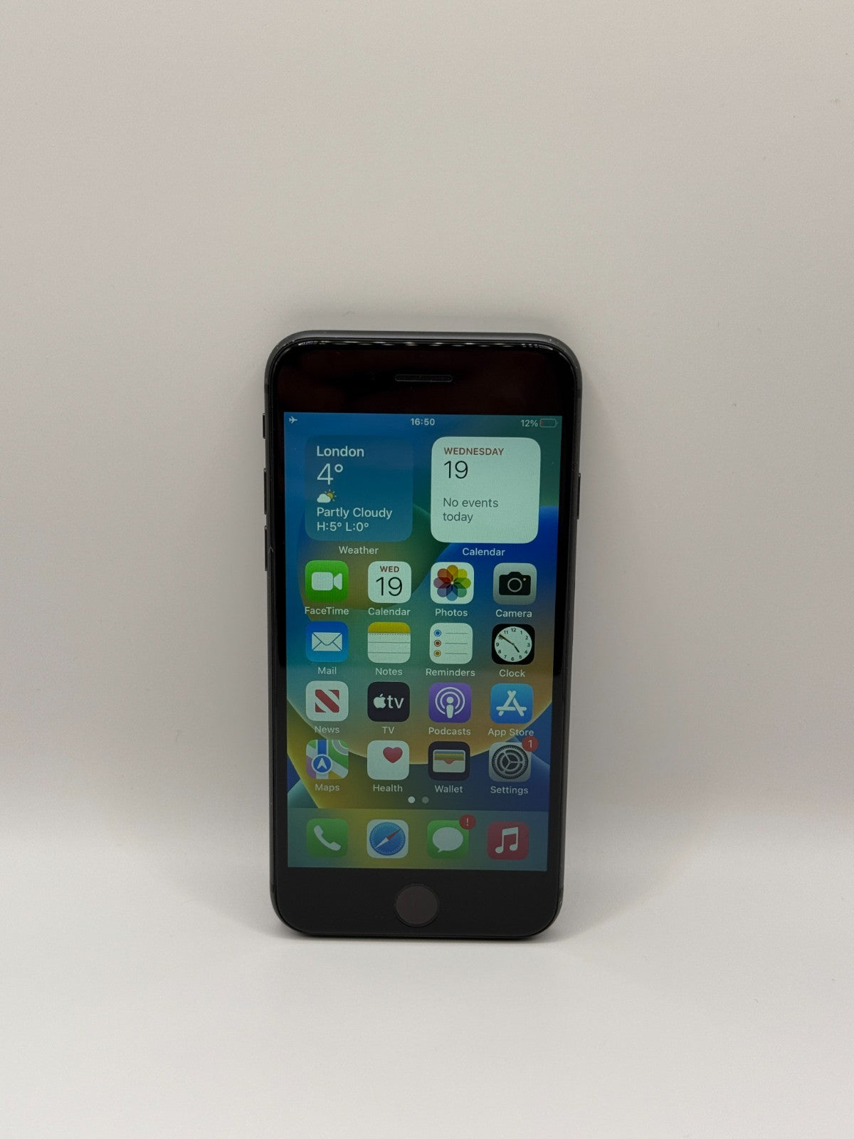 Apple iPhone 8 Good Condition 64GB Grade B Three Smartphone UK