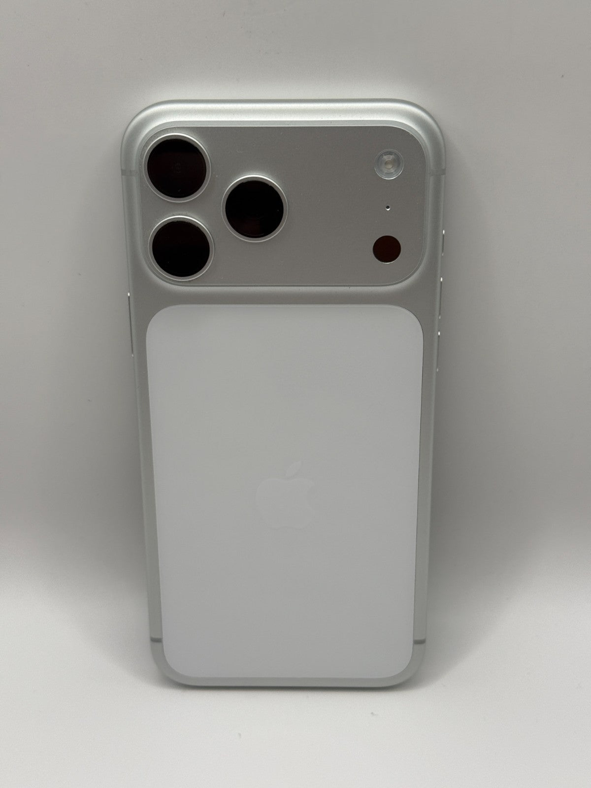 Apple Iphone 17 Pro Max 5G 256GB Silver Unlocked Boxed Very Good Condition