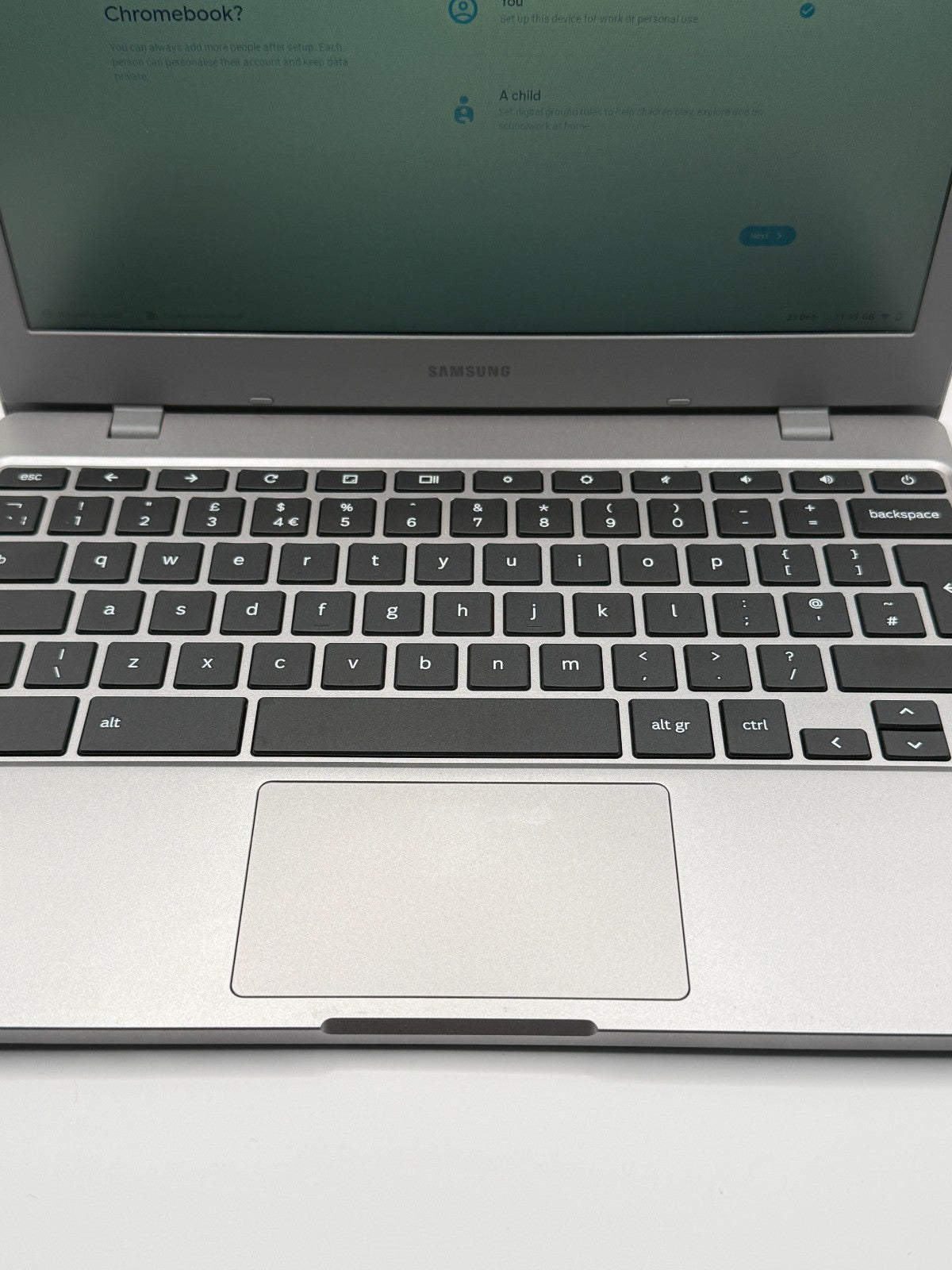 Samsung Galaxy Chromebook 11.6 64GB eMMC Intel Celeron N4500 1.10GHz 4GB