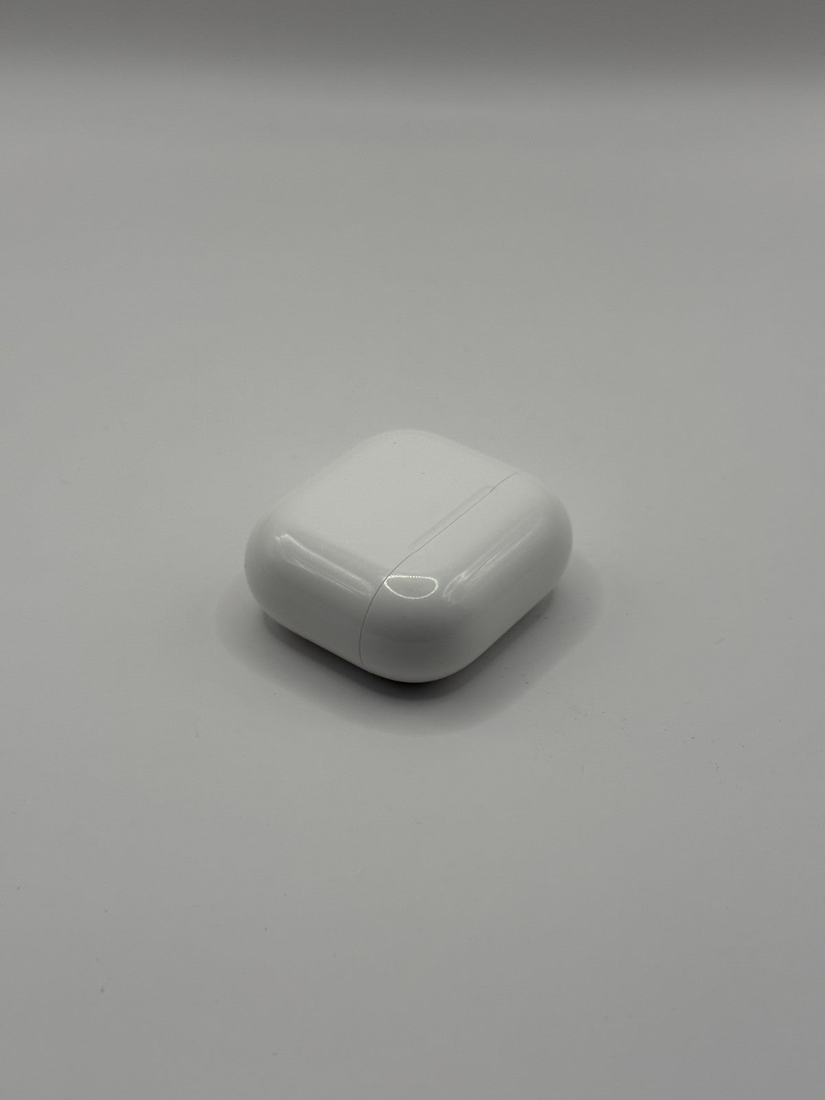 Genuine Apple AirPods 4 Non Anc A3508 USB-C Wireless Charging Case Only