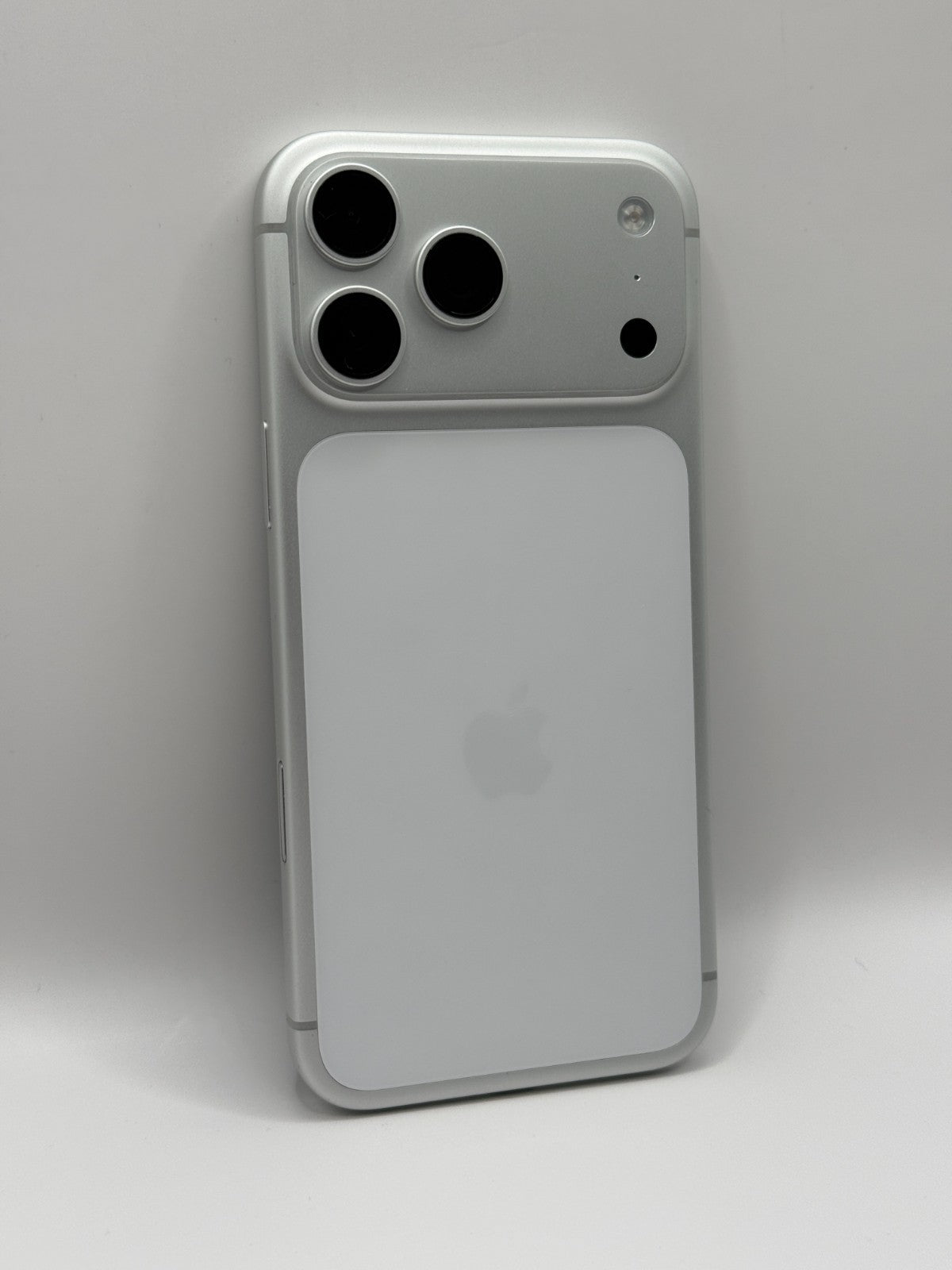 Apple Iphone 17 Pro Max 256GB Silver Warranty Unlocked Excellent Condition