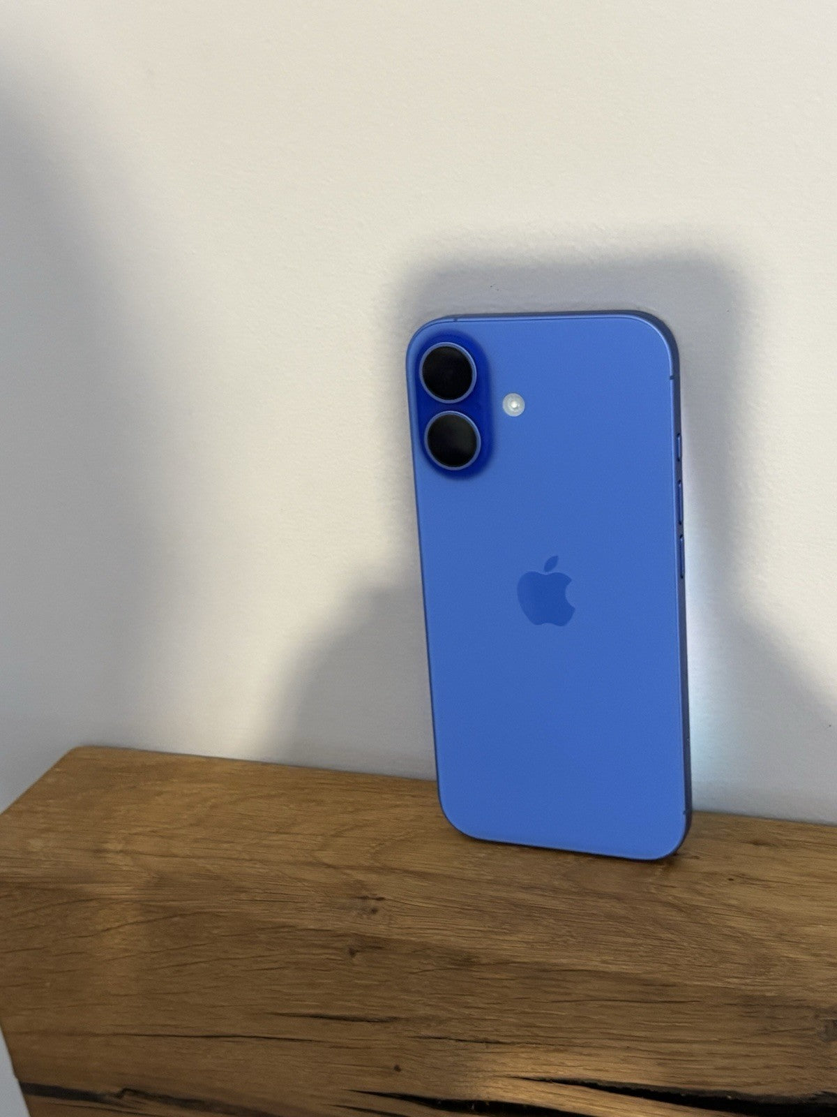 Apple iPhone 16 128GB 5G (0113617) Blue Unlocked Excellent Condition Warranty