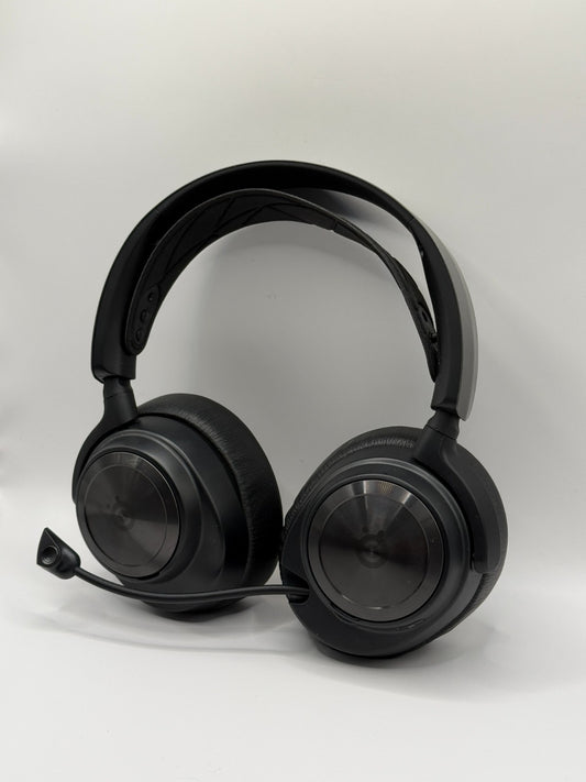 SteelSeries Arctis Nova Pro Wired Over Ear Gaming Headset 360° Spatial Audio