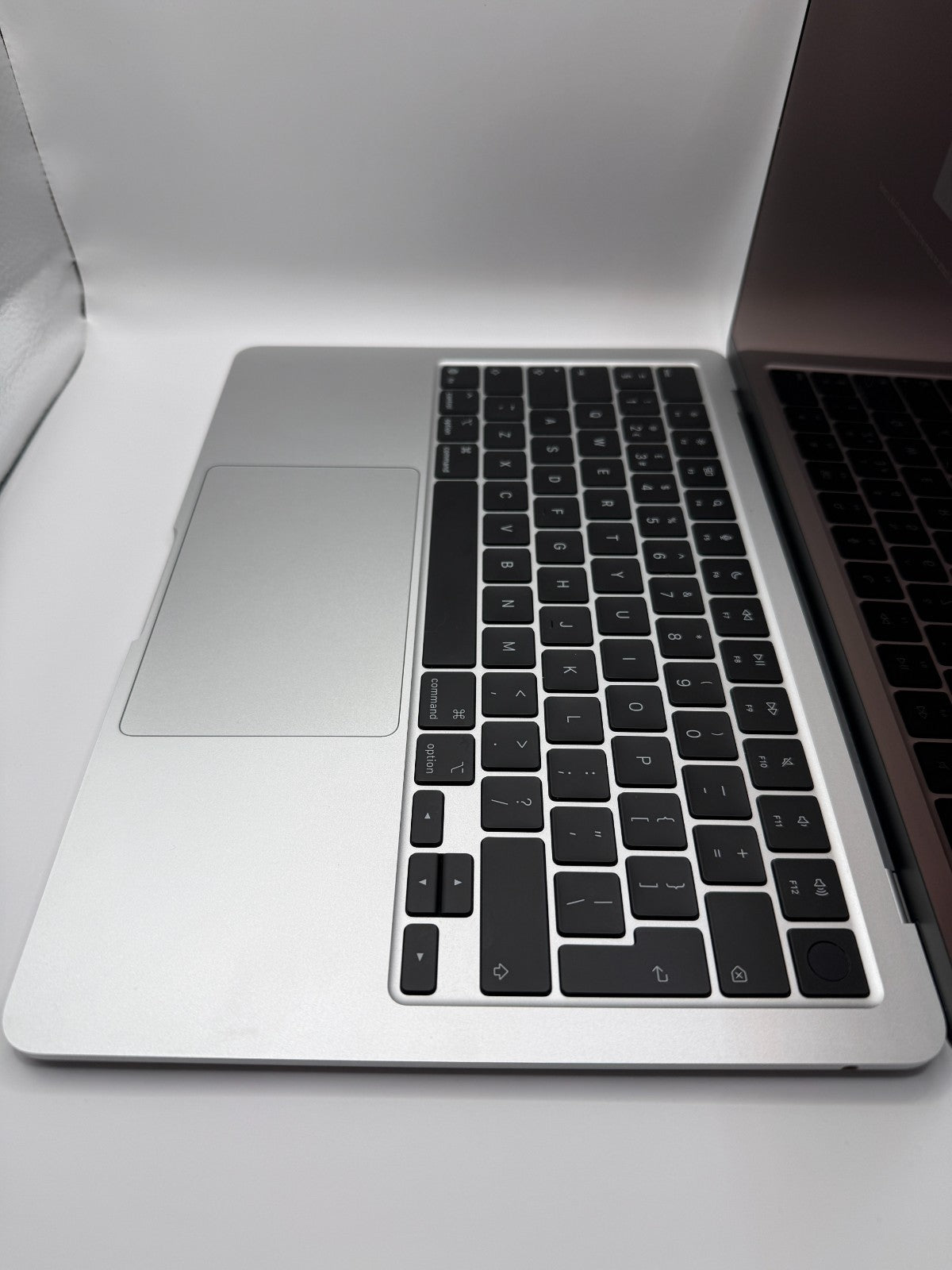 Apple Macbook Air M4 13.6" 2025 16Gb Ram 256Gb Ssd Silver Excellent Condition