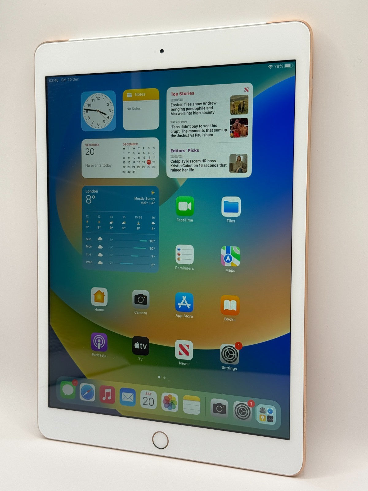Apple Ipad 7th Generation Gold 32GB WiFi and 4G Cellular Very Good Condition