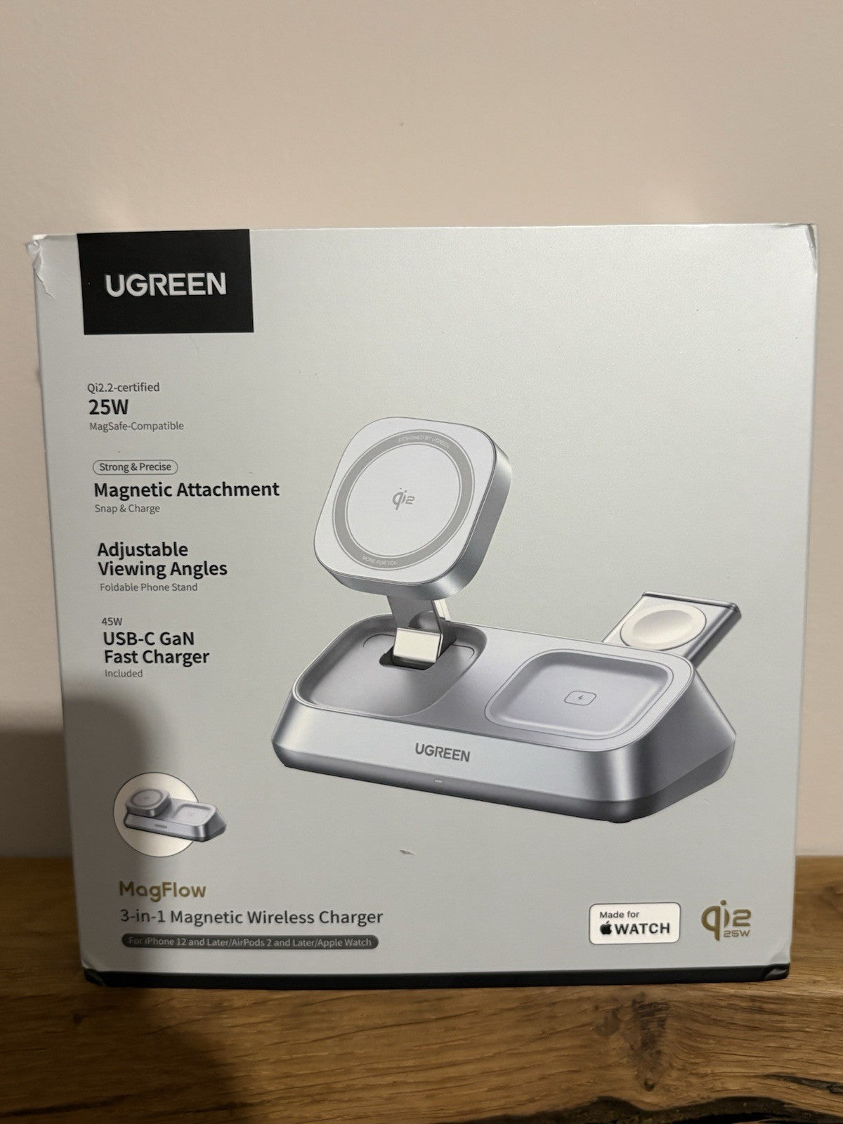Ugreen 25W 3-in-1 Magflow Wireless Charging Stand iPhone Watch AirPods