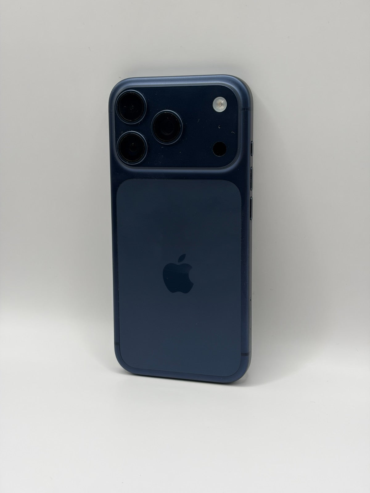 Apple Iphone 17 Pro 256GB Blue Unlocked Very Good Condition 100% Battery