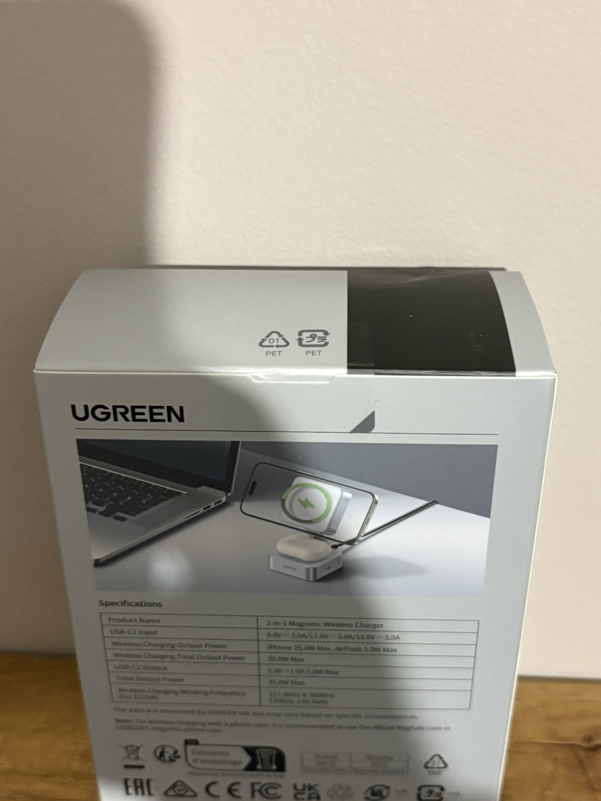 UGREEN 25W MagFlow MagSafe Charger Qi2 Certified 2-in-1 Wireless Charger