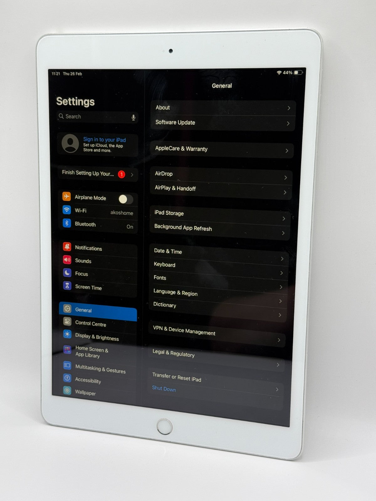 Apple Ipad 10.2 7th Generation Silver 32GB WiFi Good Condition Warranty