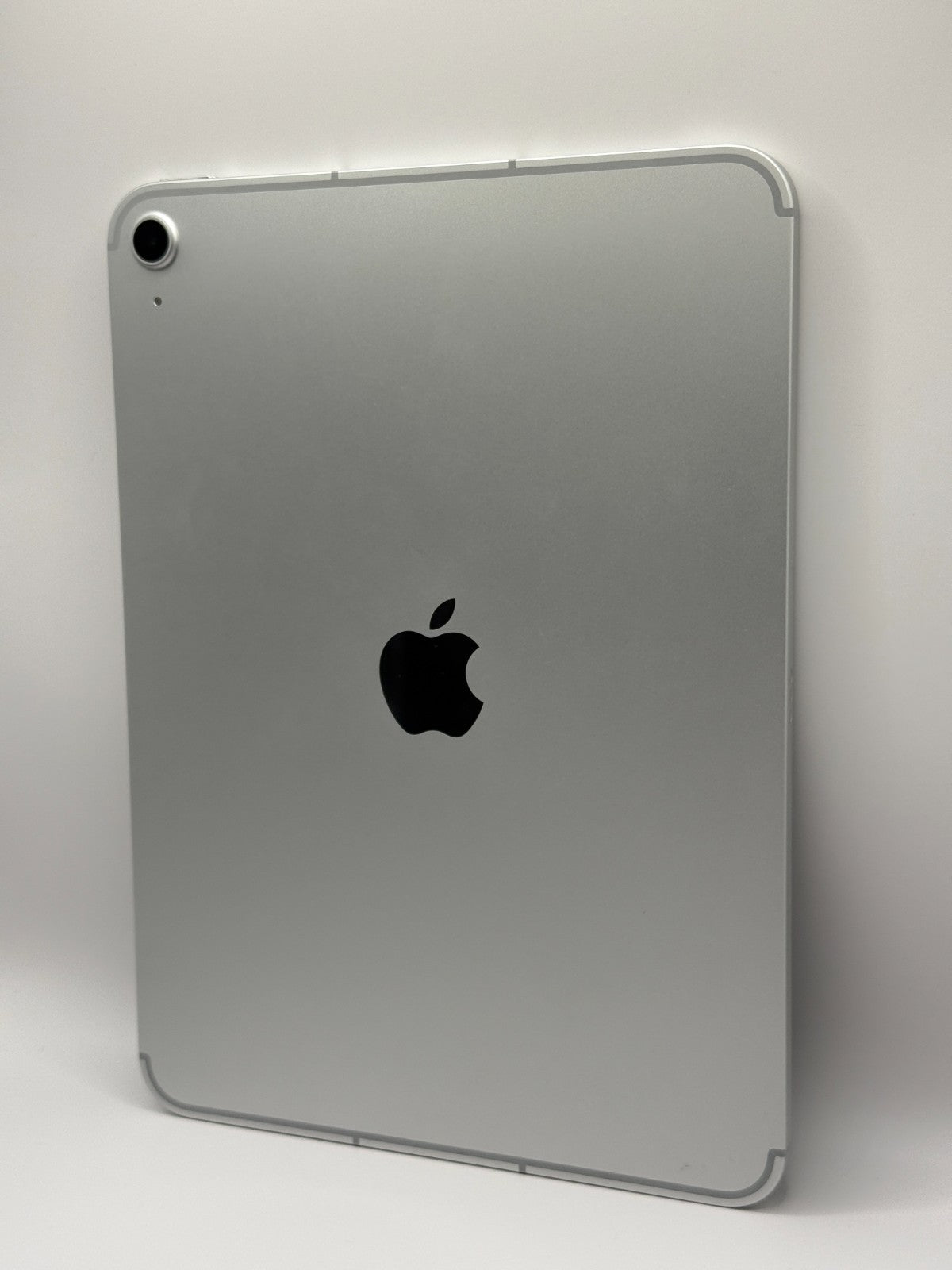 Apple Ipad 11th Generation A16 128GB Wifi and 5G Esim Silver Warranty Never Used