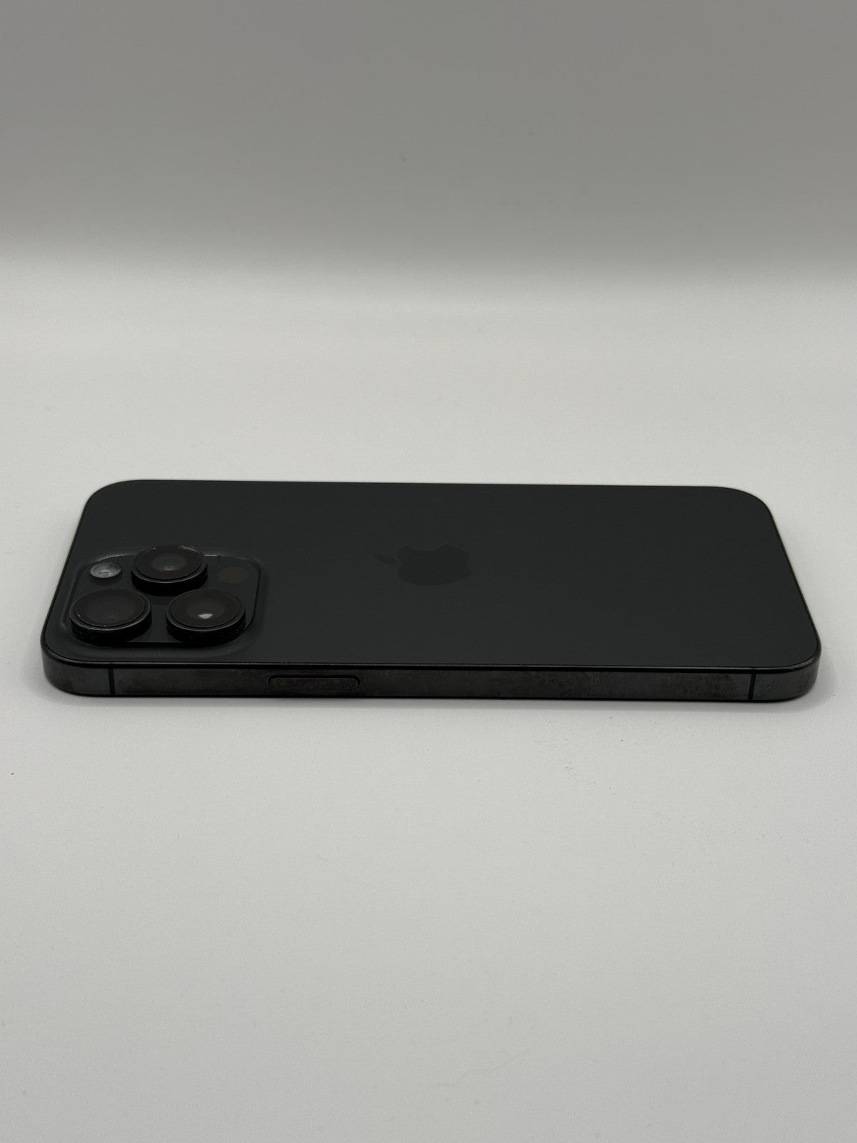 Apple Iphone 15 Pro Max 5G Black Titanium 512GB Unlocked Slight Chip Camera Lens