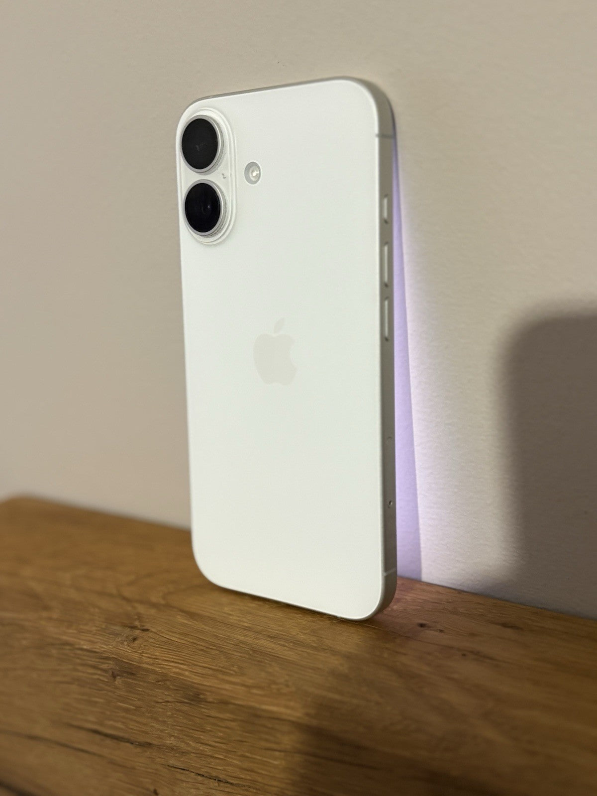 Apple iPhone 16 128GB 5G (0813679) White Unlocked Pristine Condition Warranty