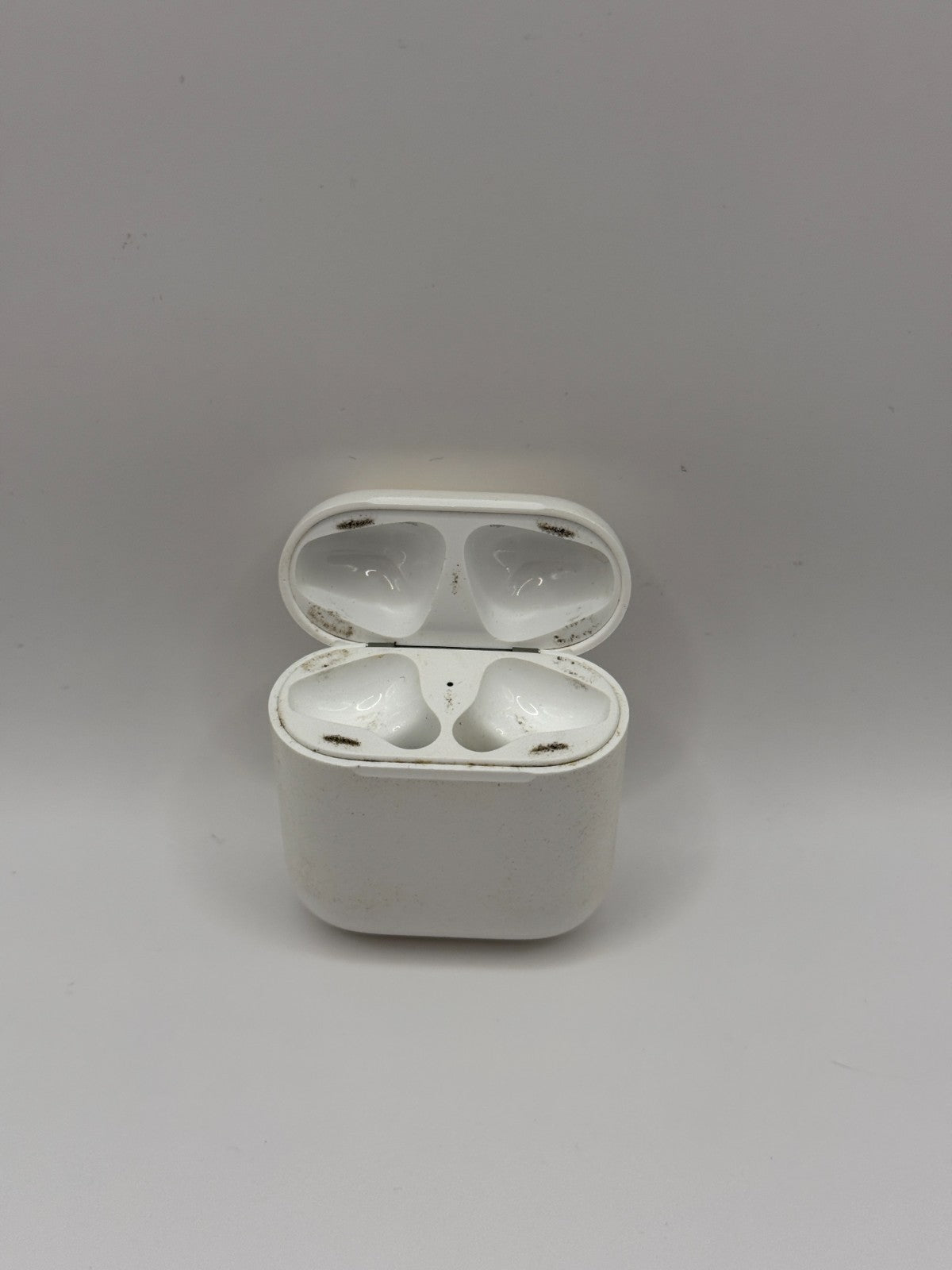 Apple AirPods 1st Generation Charging Case Only White Good Condition