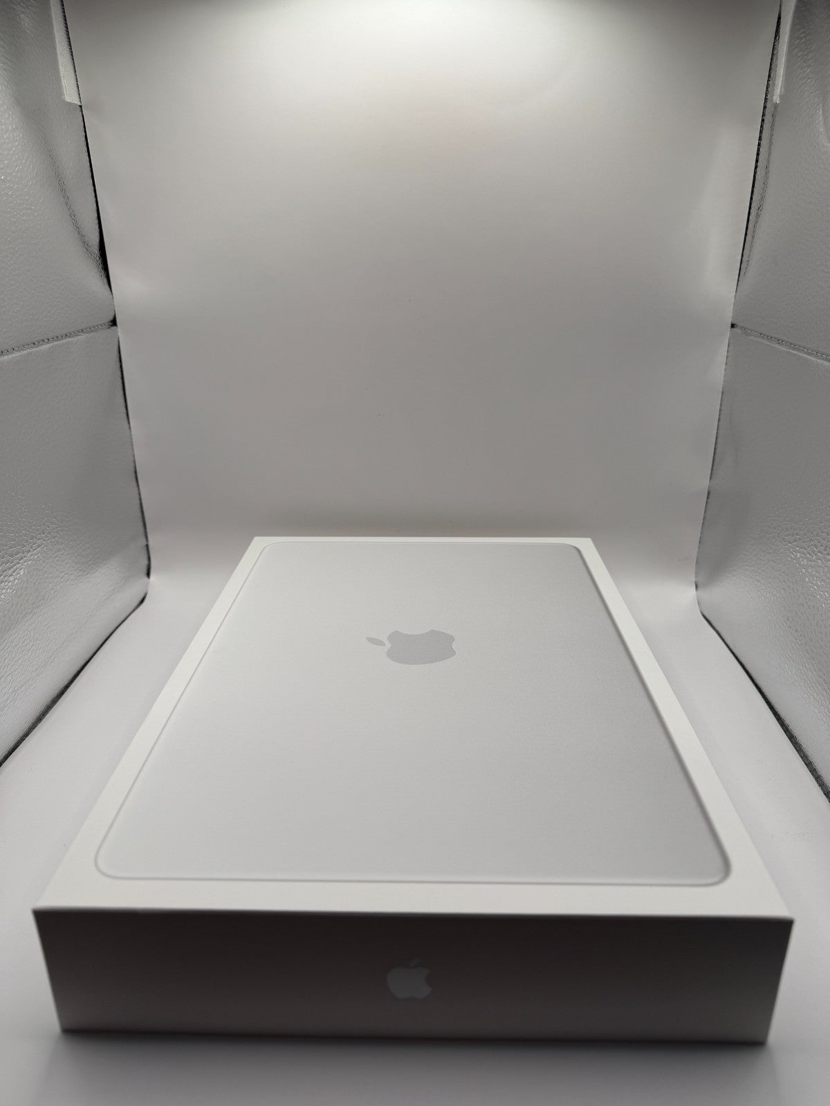 Apple Macbook Neo 256GB 13-inch Laptop Silver A18 Pro chip 2026 Brand New Sealed