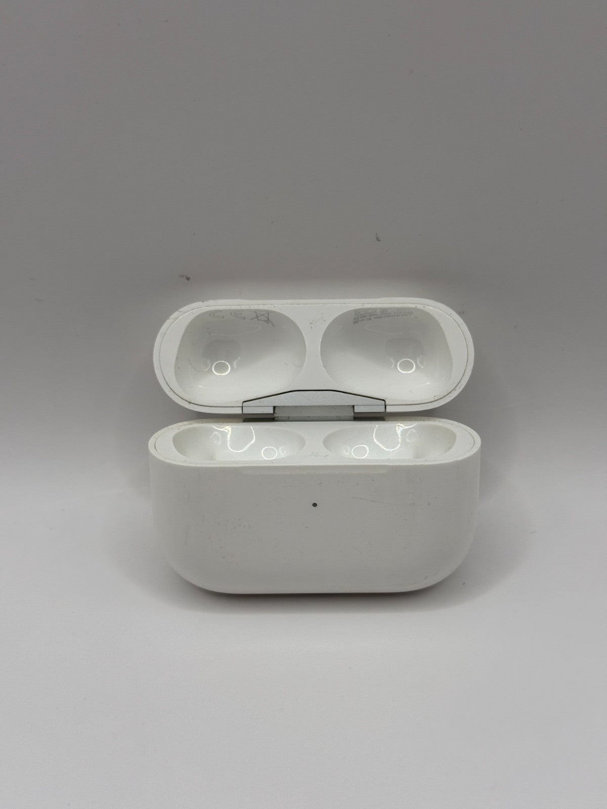 Apple Airpods Pro 1st Generation Charging Case Only White Very Good Condition