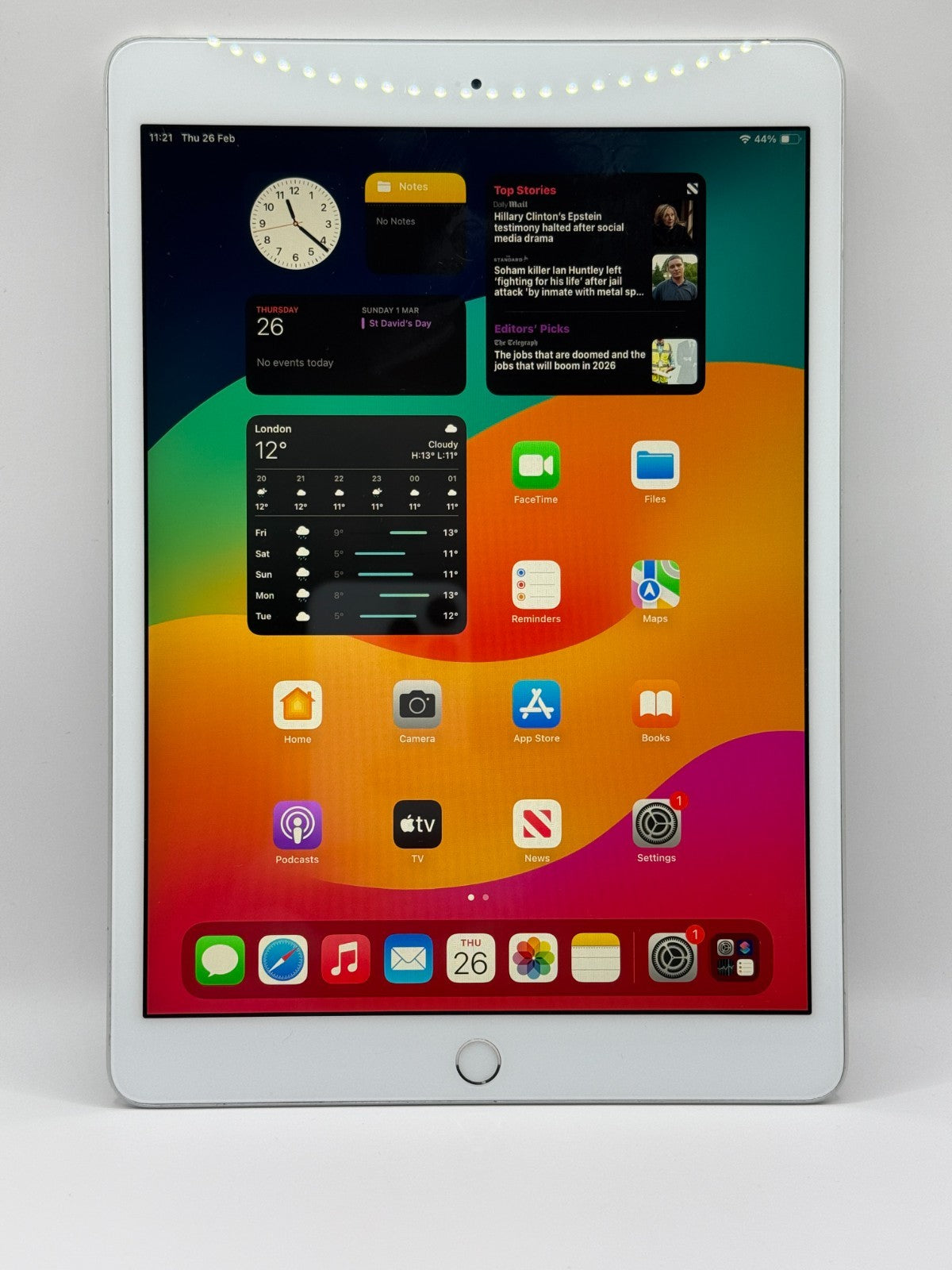 Apple Ipad 10.2 7th Generation Silver 32GB WiFi Good Condition Warranty