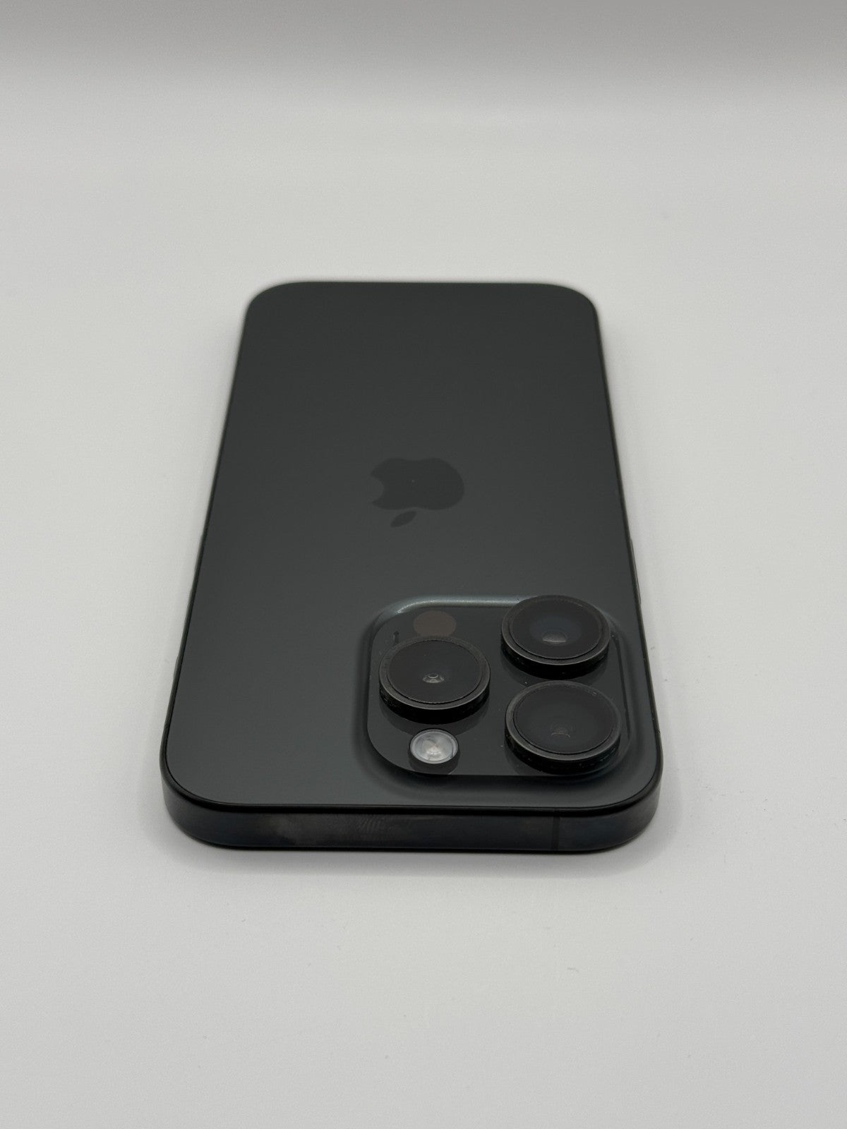 Apple Iphone 15 Pro 256GB Black Titanium Unlocked Warranty Excellent Condition